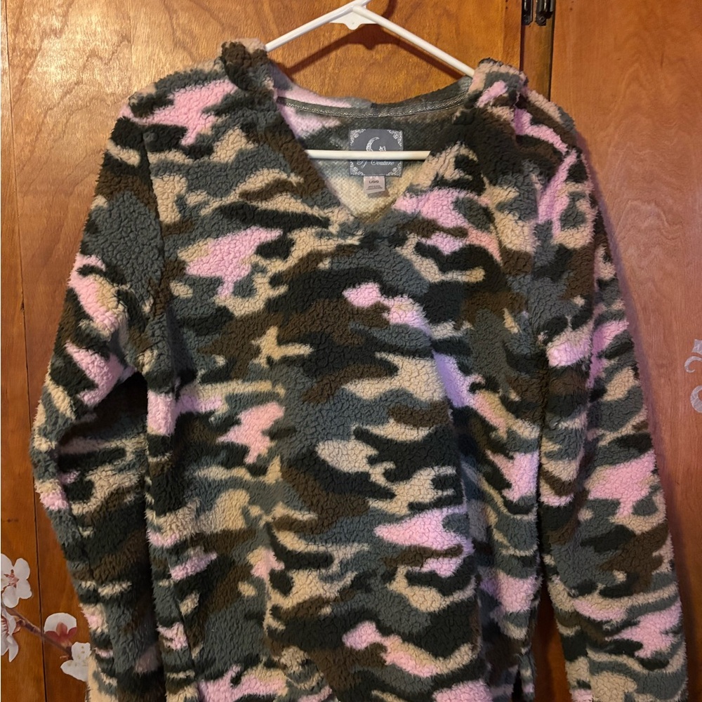 Cozy Camouflage Women's pj’s with shorts size L